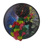 Round wall clock, decorated with stabilized natural lichens, tree shape, 30 cm